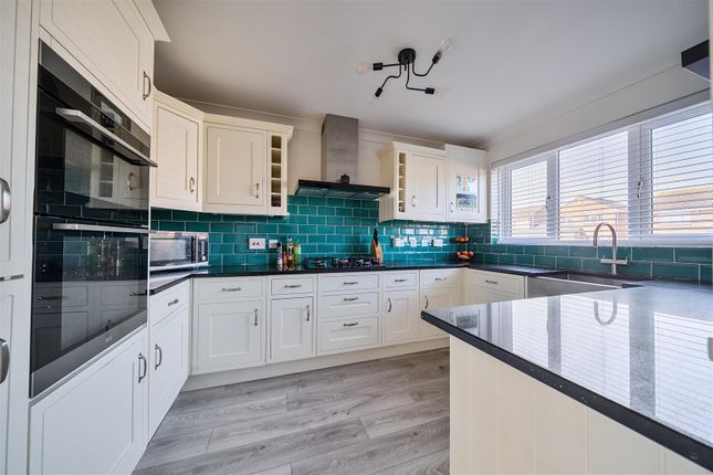29, Crundale Way, Margate photo 2