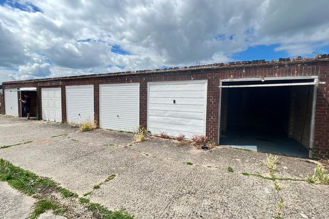 Thumbnail Parking/garage for sale in Cloisters Road, Luton