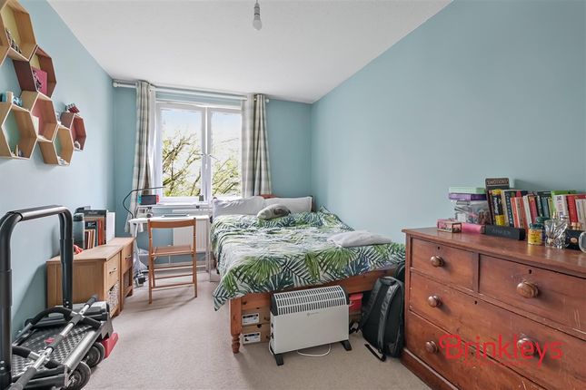 Flat for sale in Stoughton Close, Putney, Putney