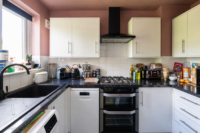 2, Paddock Close, Dorking photo 2
