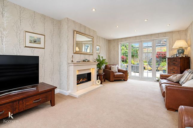 Oulder Hill Drive, Rochdale photo 3