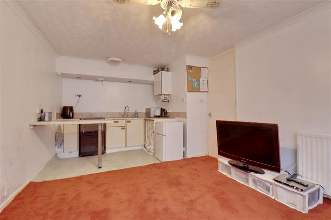 Flat 18 Wellington Court, 26, Waterloo Road, Havant photo 4