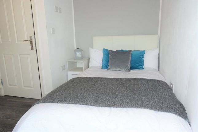 Thumbnail Room to rent in Room M, The Woodston, Peterborough