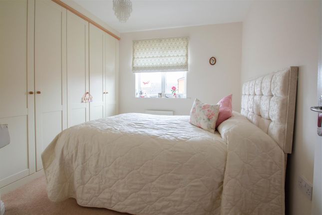 Flat for sale in Green Road, Haverhill
