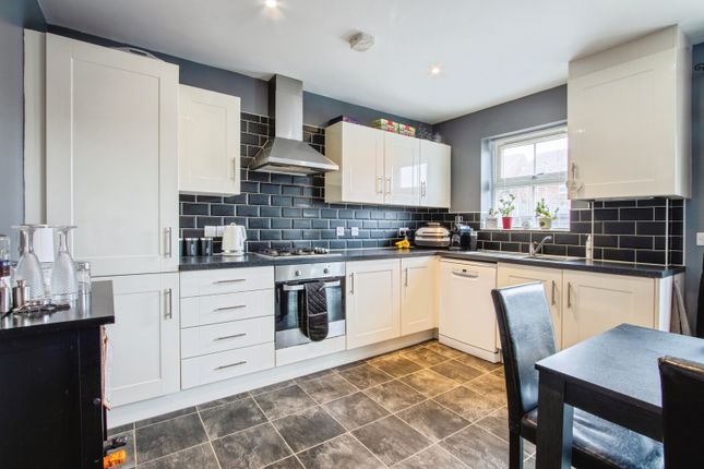 8 Oaklands Terrace, Kirkby Road, Pontefract photo 2
