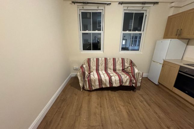 55a Lower Road, Sutton photo 4