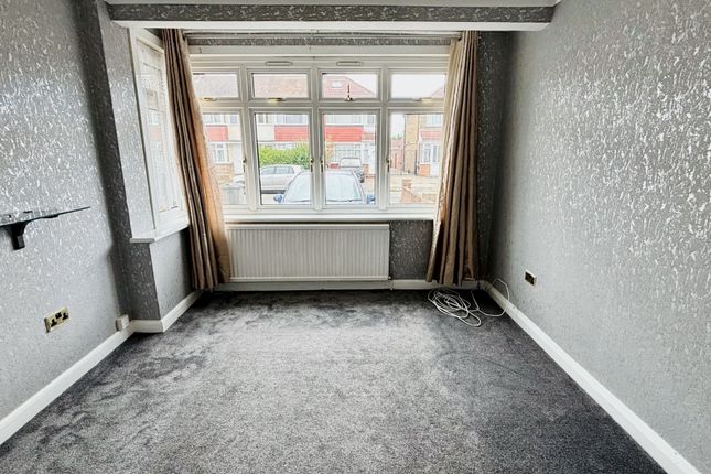 58, Penbury Road, Southall photo 3