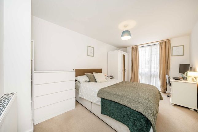 1 Ensham Court, 12, Gatton Road, London photo 4
