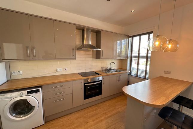 618b, London Road, Colnbrook photo 3