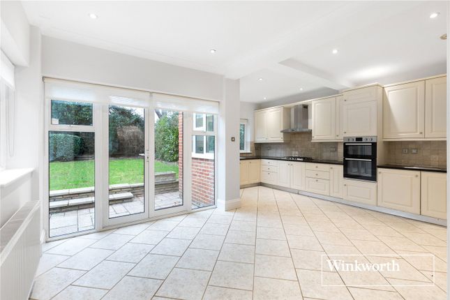 29, Fairholme Gardens, London photo 4