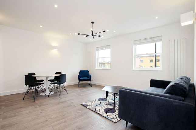 Flat 8 305 Commercial Road, Karam Court, London photo 4