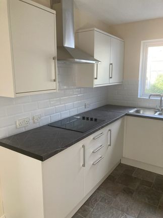 28, Streatham Place, Milton Keynes photo 3
