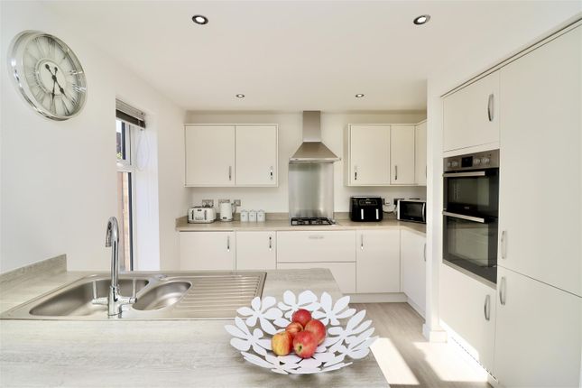 3, Foster Close, Pocklington photo 3