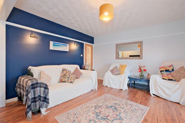 16, Muir Street, Larkhall photo 3