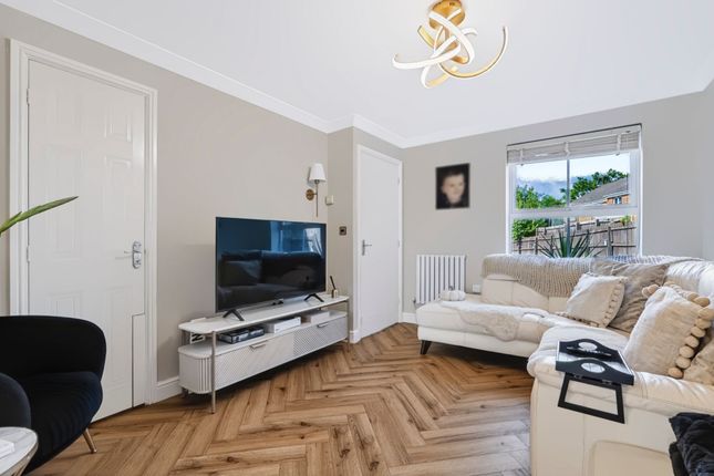 7 Limetree Close, Pontypridd photo 4