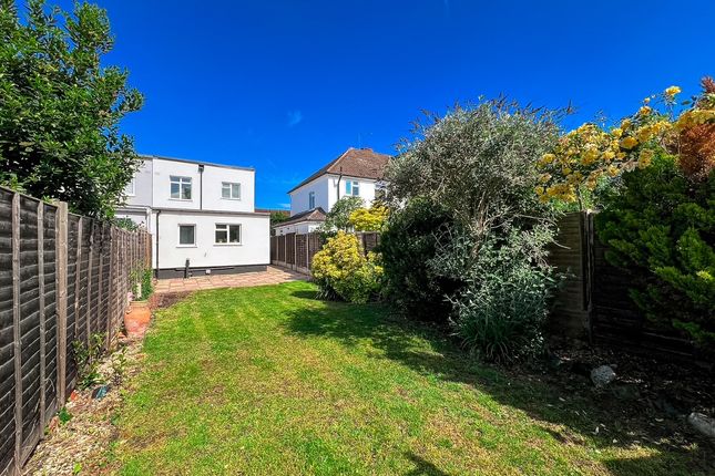 Walton Road, West Molesey photo 2