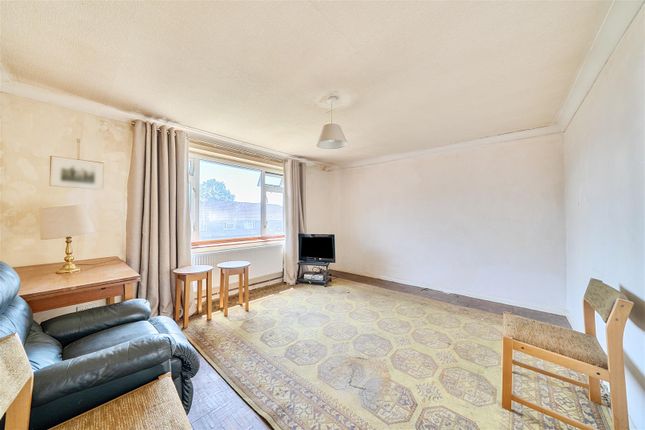 15 Garden Court, Byron Road, Wembley photo 4