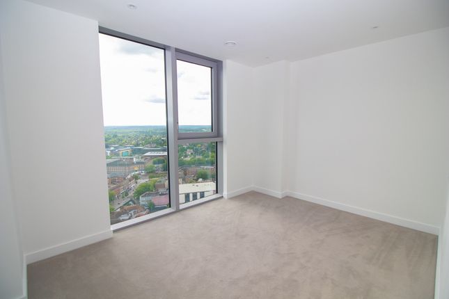 Thumbnail Flat to rent in Clarendon Road, Watford