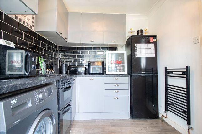 5, Greenside Avenue, Barnsley photo 2