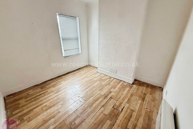 First Floor, Wenham Drive, Westcliff On Sea photo 3
