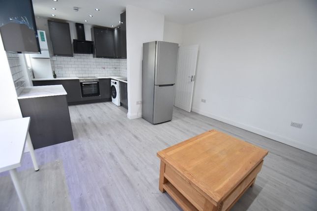 17A Eastfields Road, London photo 4