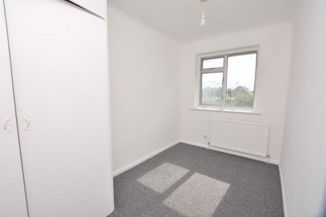 Terraced house to rent in Trent Road, Langley, Slough