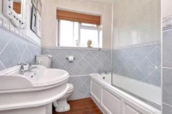 24, Sumner Court, Farnham photo 4