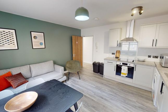 Flat-1-8-Piccadilly-Place-Kitchen-Living-Dining 1.