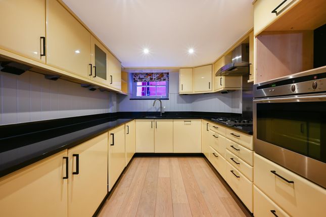 12, Colville Place, London photo 4