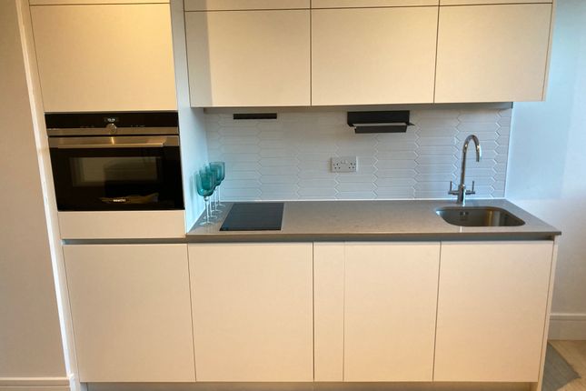 Flat to rent in Very Near Olympic Way Area, Wembley