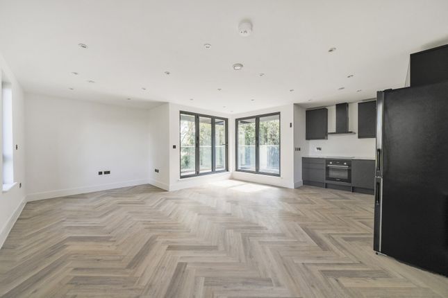 45A,, Beechcroft Manor, Weybridge photo 3