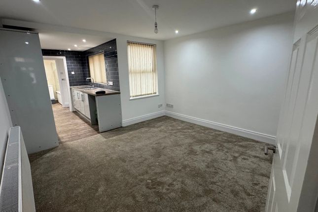 29 Plough Hill Road, Nuneaton photo 4