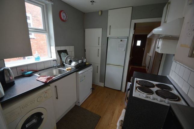 Terraced house to rent in Springbank Crescent, Leeds