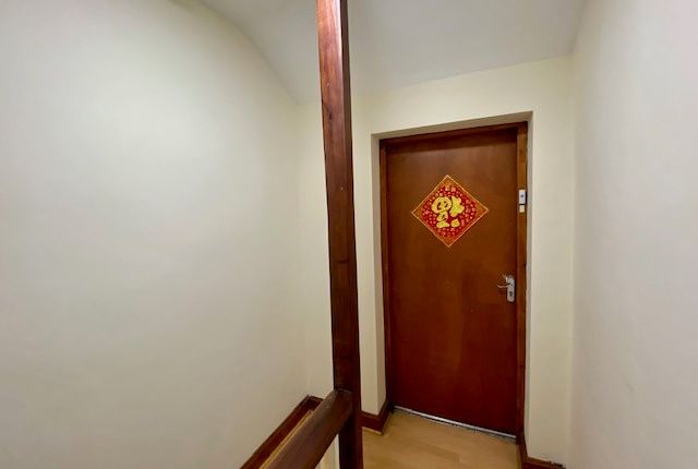 Top Floor Flat, Burley Road, 106, Leeds photo 4