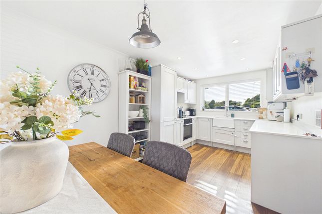 12, Honnor Road, Surrey photo 4