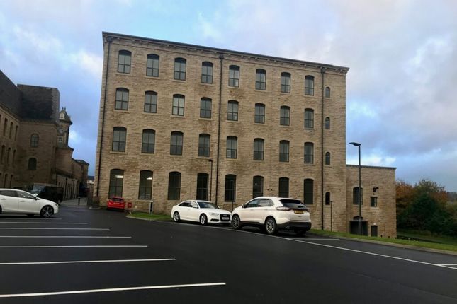 Office to let in Hollin Bank, Brierfield