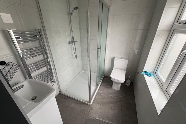 Room 6, 32, Little Road, Hayes photo 3