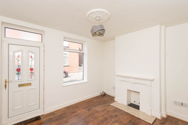 11 Bank Street, Chesterfield photo 2