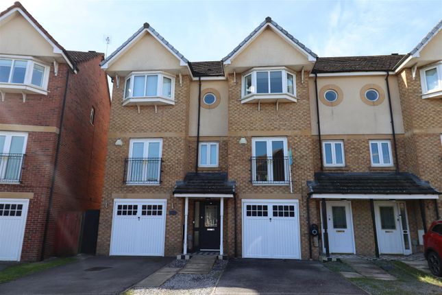 4 bed property for rent in Elvaston Park, Kingswood, Hull HU7
