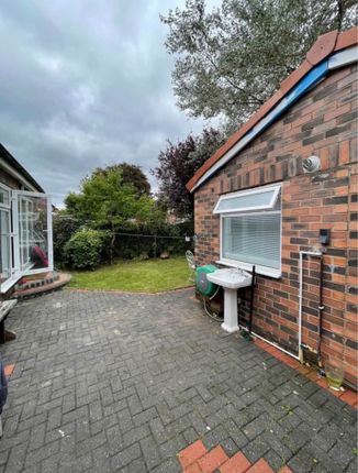 17, Orville Drive, Manchester photo 4