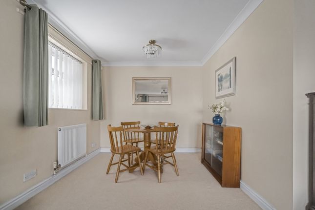 15, Austin Avenue, Bridgend photo 3