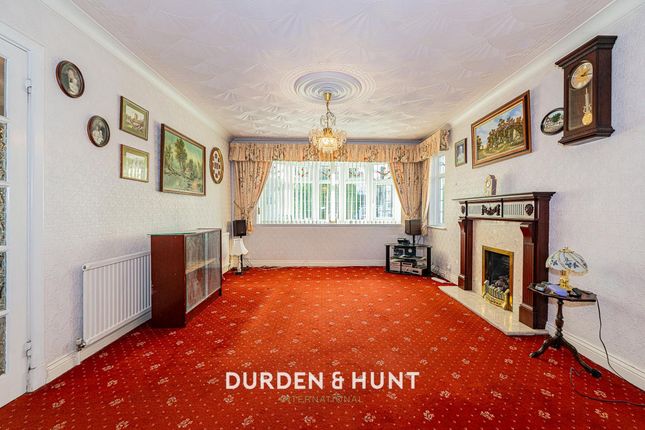 16 Nelwyn Avenue, Hornchurch photo 3