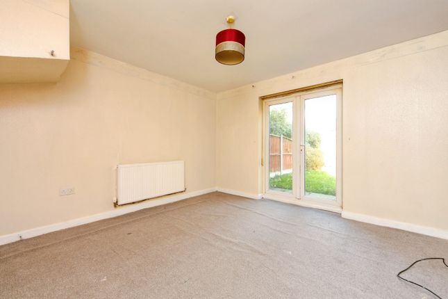 19, Beechwood Drive, Prenton photo 2