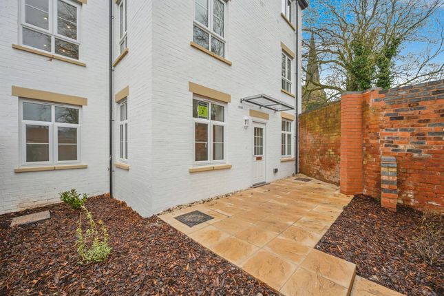 Thumbnail Flat for sale in Rotten Row, Lichfield