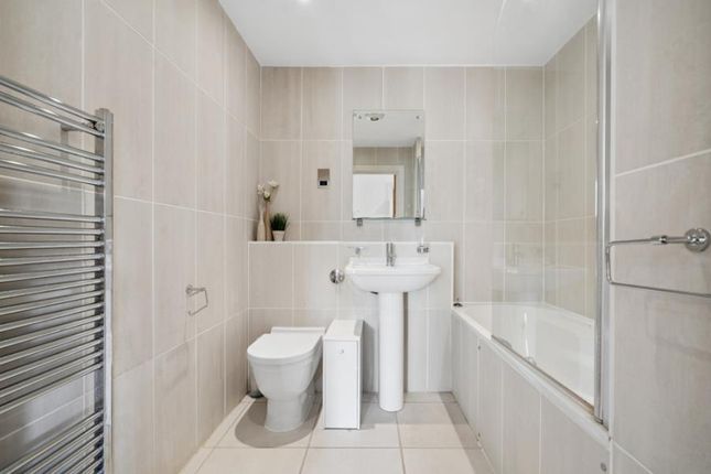 Flat 1 Mansion House 48a, Murray Road, Northwood photo 4