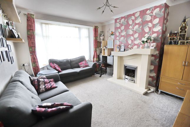 244 Heywood Road, Manchester photo 3