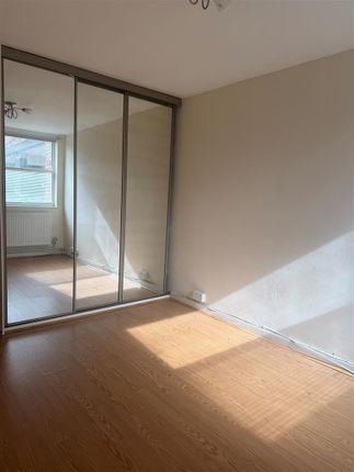 Flat 1, 119, High Ashton, Kingston Hill, Kingston Upon Thames photo 4