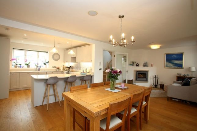 5 The Cedars Lea, Malmesbury photo 3