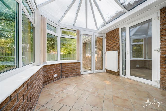 11 Maes-y-Celyn, Swansea photo 3