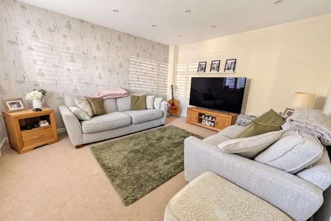 Downsview Crescent, Uckfield photo 3